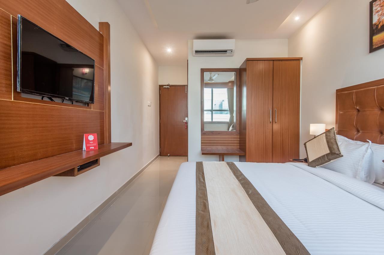 Oyo 9328 Empire Suite Navi Mumbai Exterior foto
